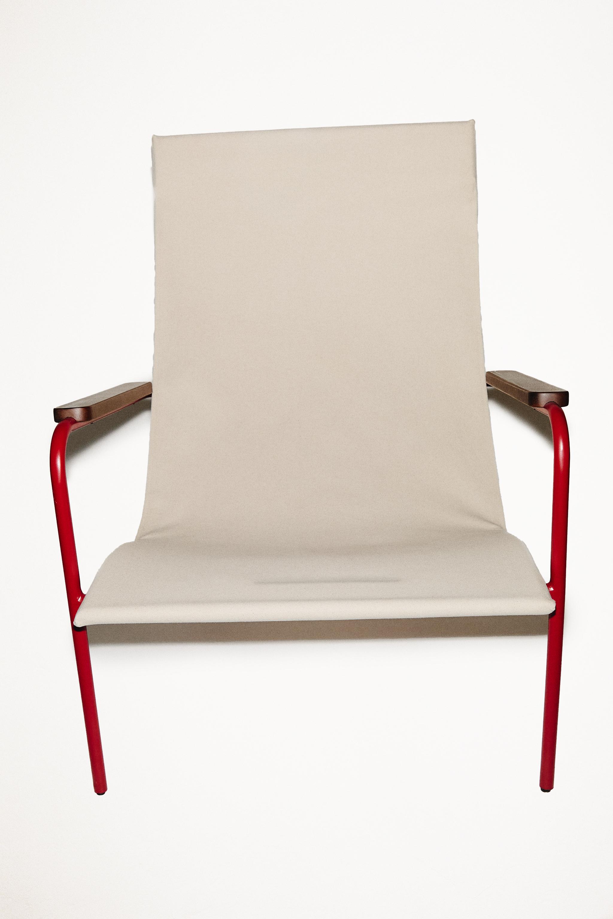 CHAISE STRUCTURE MÉTALLIQUE COULEUR